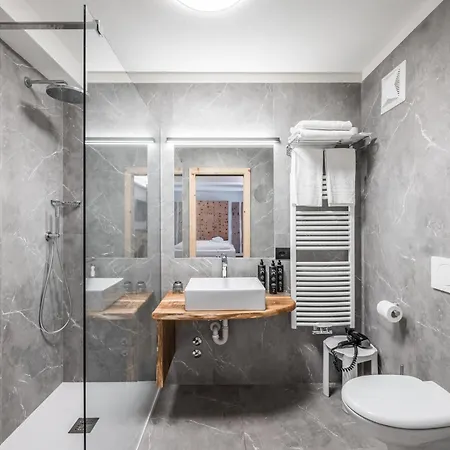 Hotel Ravelli Luxury Spa Mezzana  Exterior photo