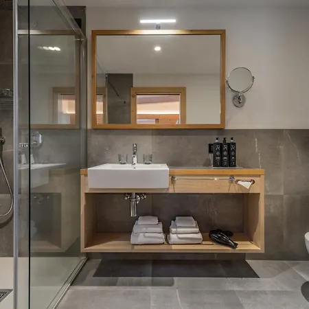 Hotel Ravelli Luxury Spa Mezzana  Exterior photo