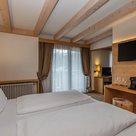 Hotel Ravelli Luxury Spa Mezzana  Exterior photo