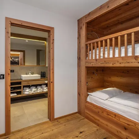 Hotel Ravelli Luxury Spa Mezzana  Exterior photo