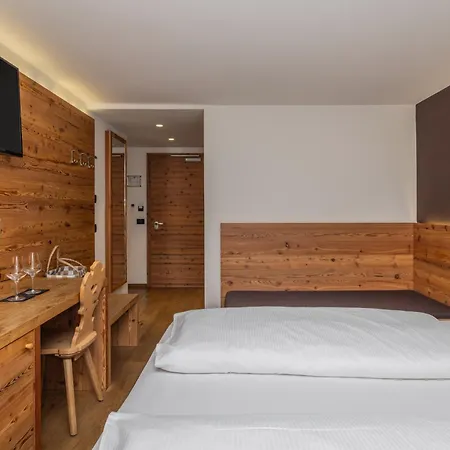 Hotel Ravelli Luxury Spa Mezzana  Exterior photo