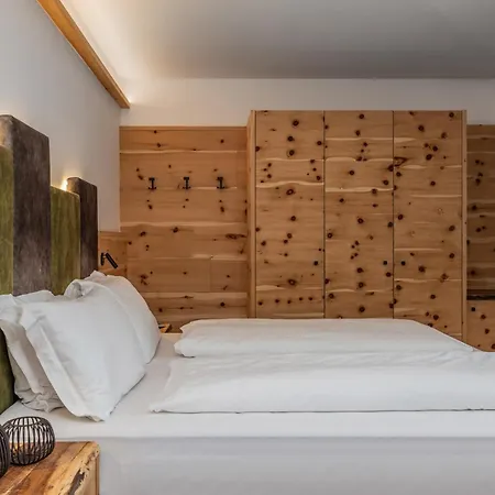 Hotel Ravelli Luxury Spa Mezzana  Exterior photo