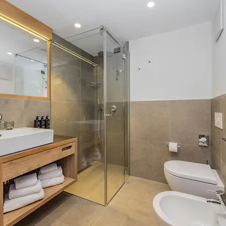 Hotel Ravelli Luxury Spa Mezzana  Exterior photo