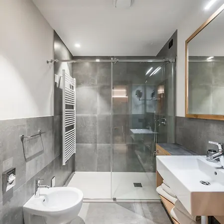 Hotel Ravelli Luxury Spa Mezzana  Exterior photo