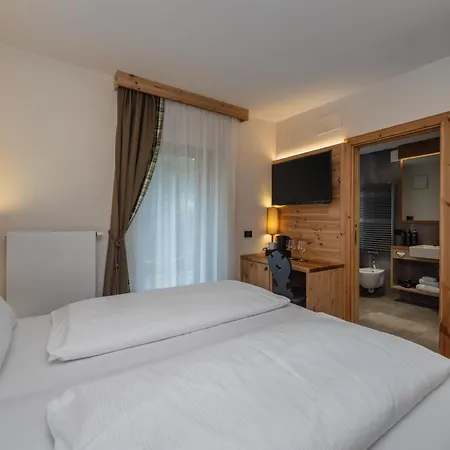 Hotel Ravelli Luxury Spa Mezzana  Exterior photo
