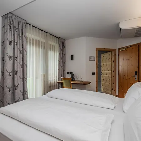 Hotel Ravelli Luxury Spa Mezzana  Exterior photo