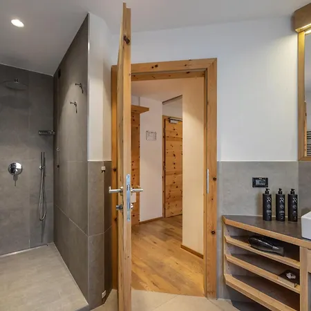 Hotel Ravelli Luxury Spa Mezzana  Exterior photo