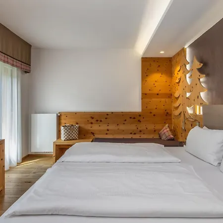 Hotel Ravelli Luxury Spa Mezzana  Exterior photo