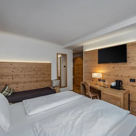Hotel Ravelli Luxury Spa Mezzana  Exterior photo