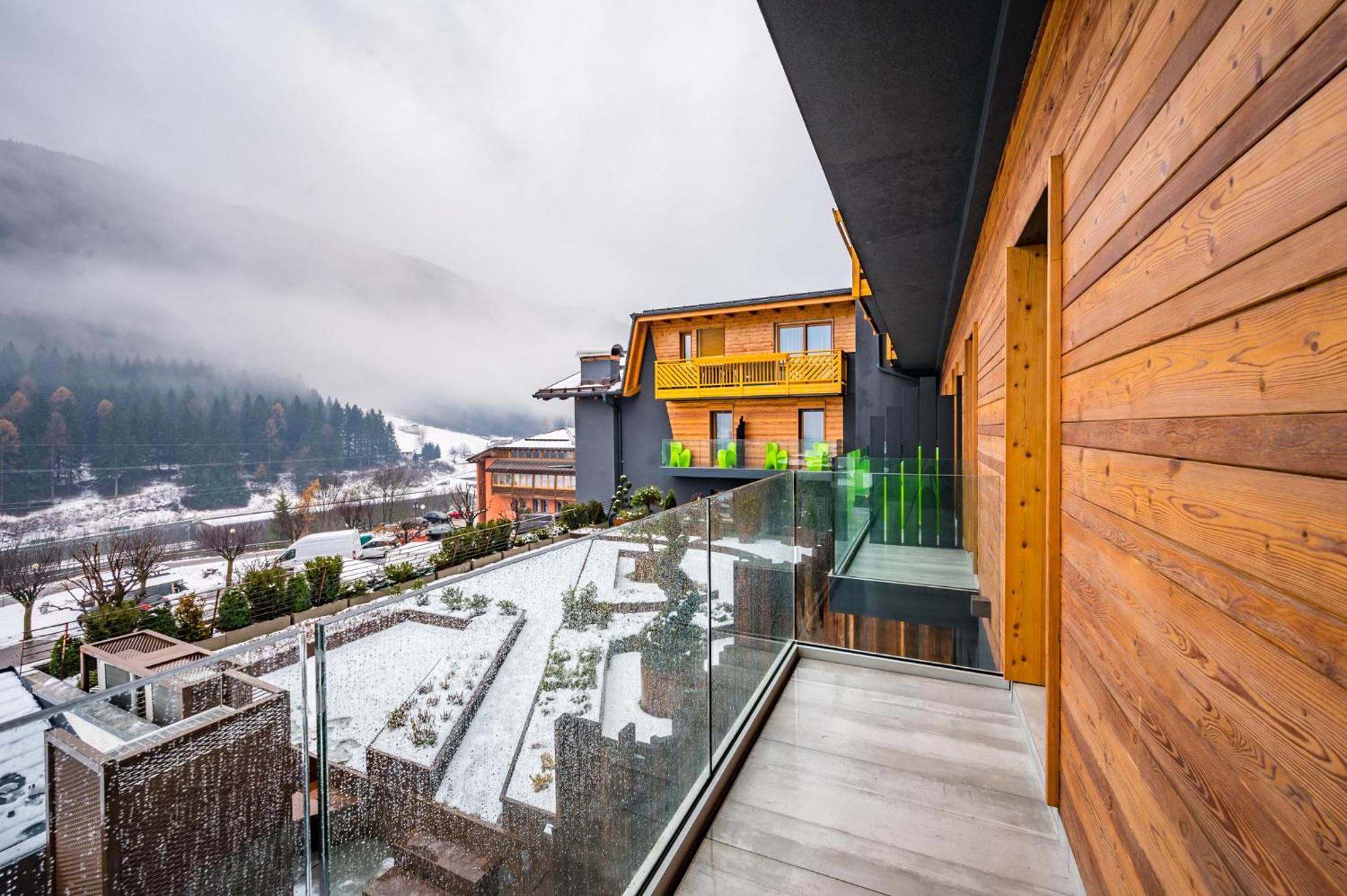 Ravelli Luxury Hotel