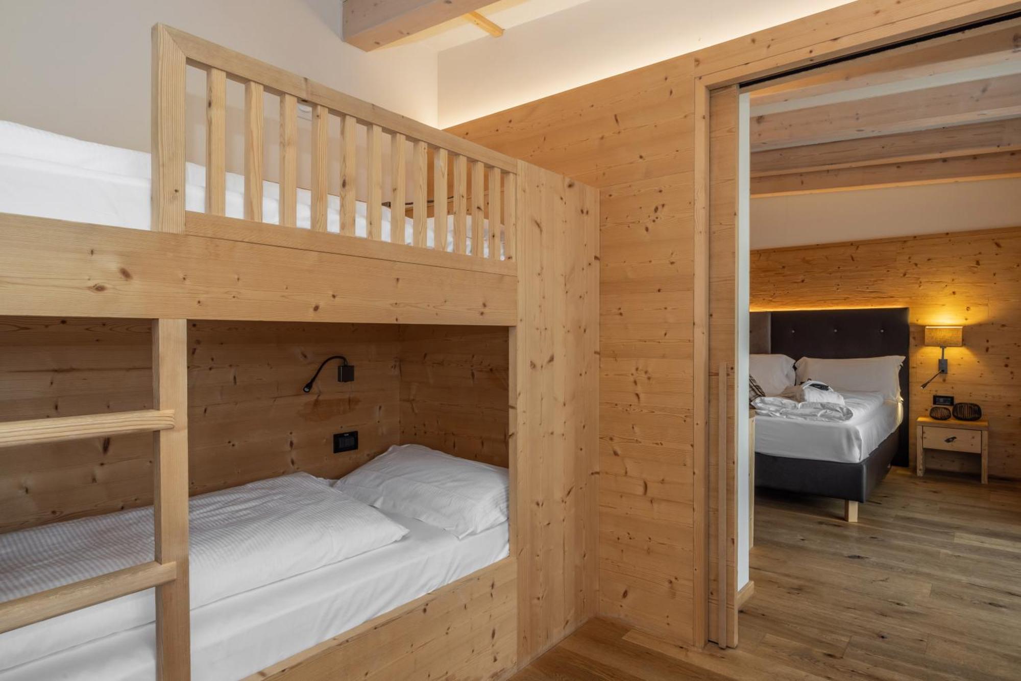 Ravelli Hotel 4*