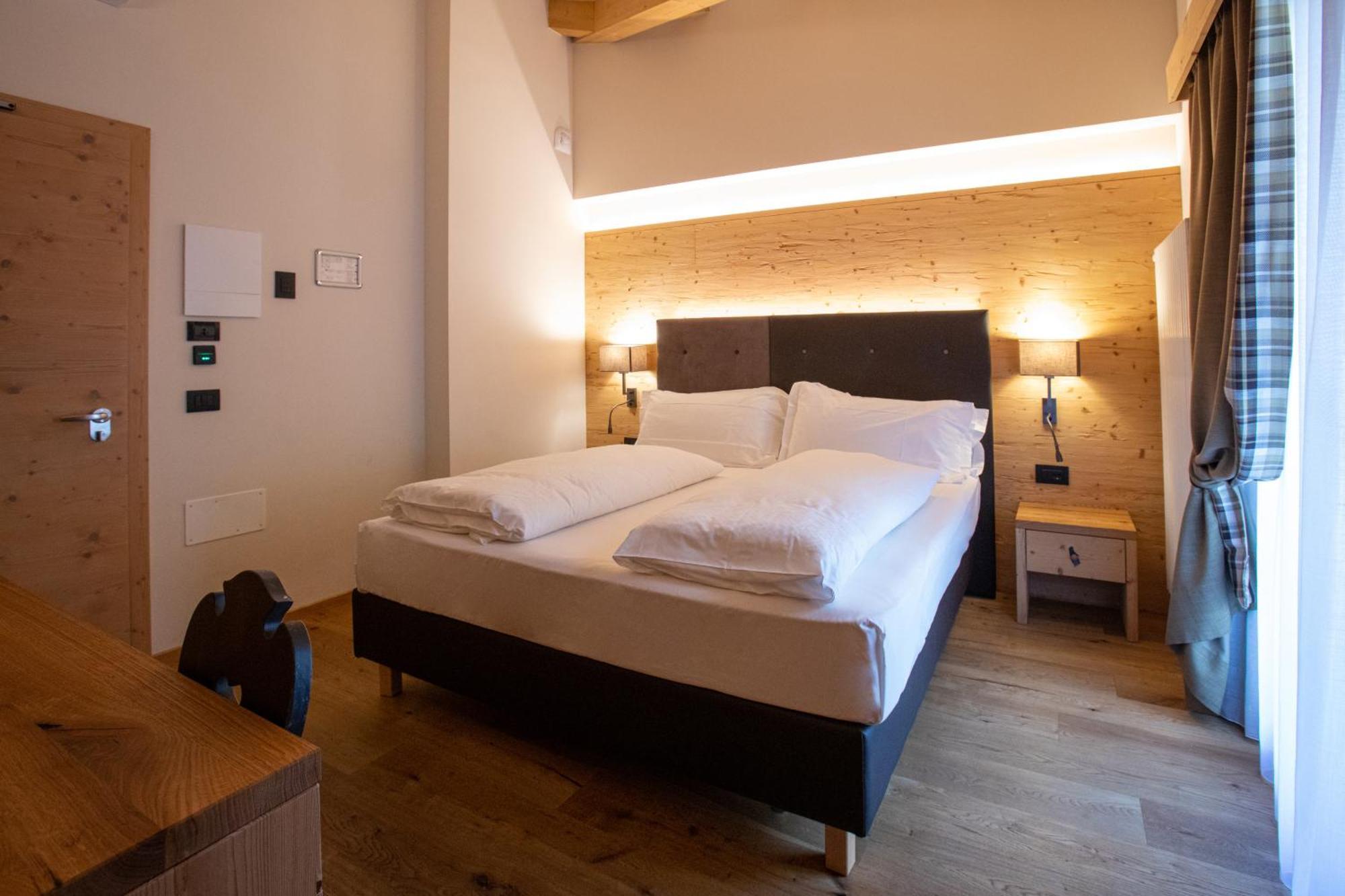 Ravelli Luxury Hotel 4*