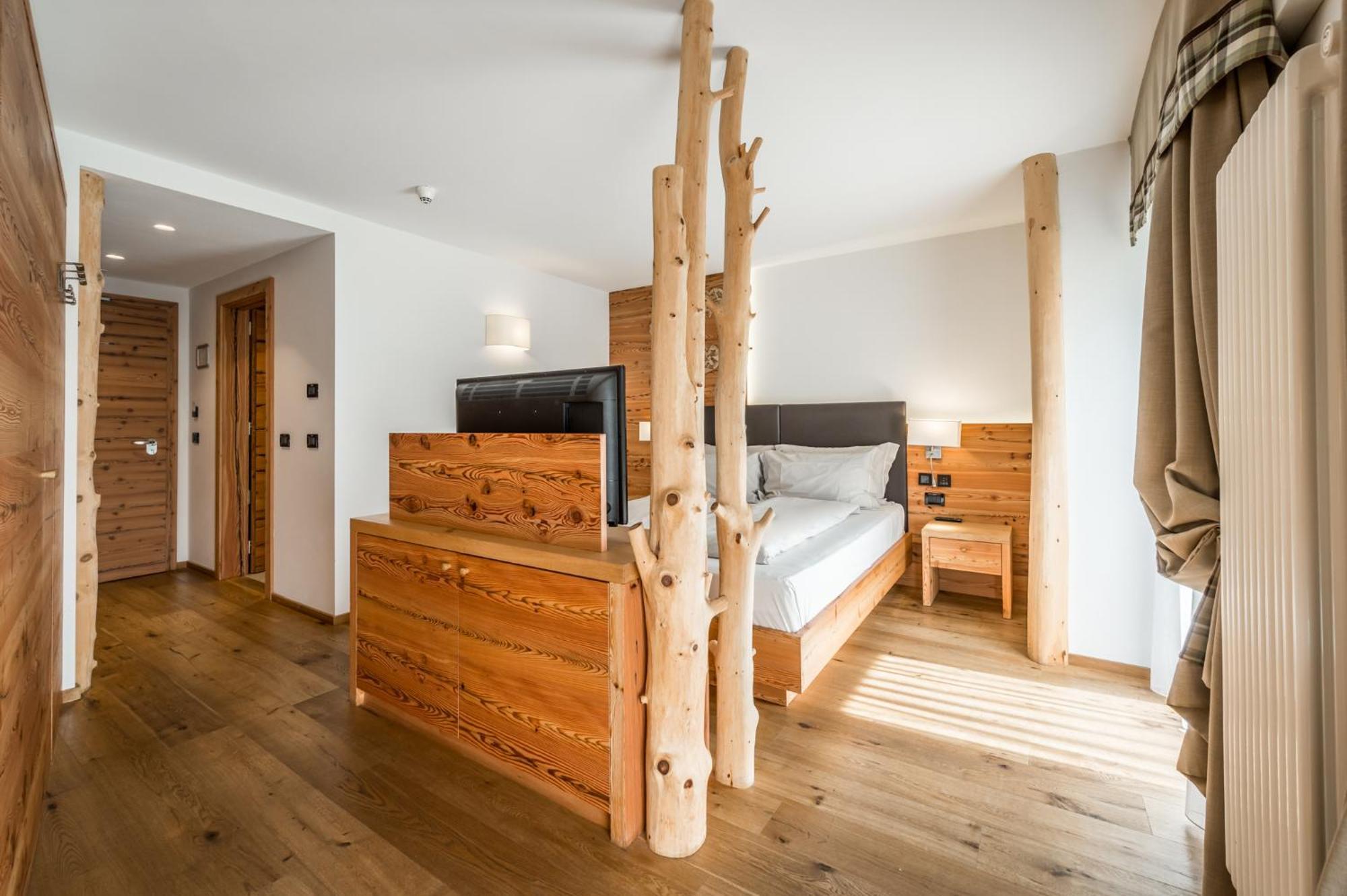Ravelli Luxury Hotel