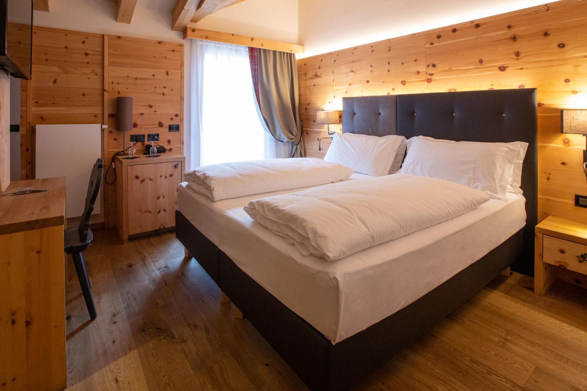 Ravelli Luxury Hotel