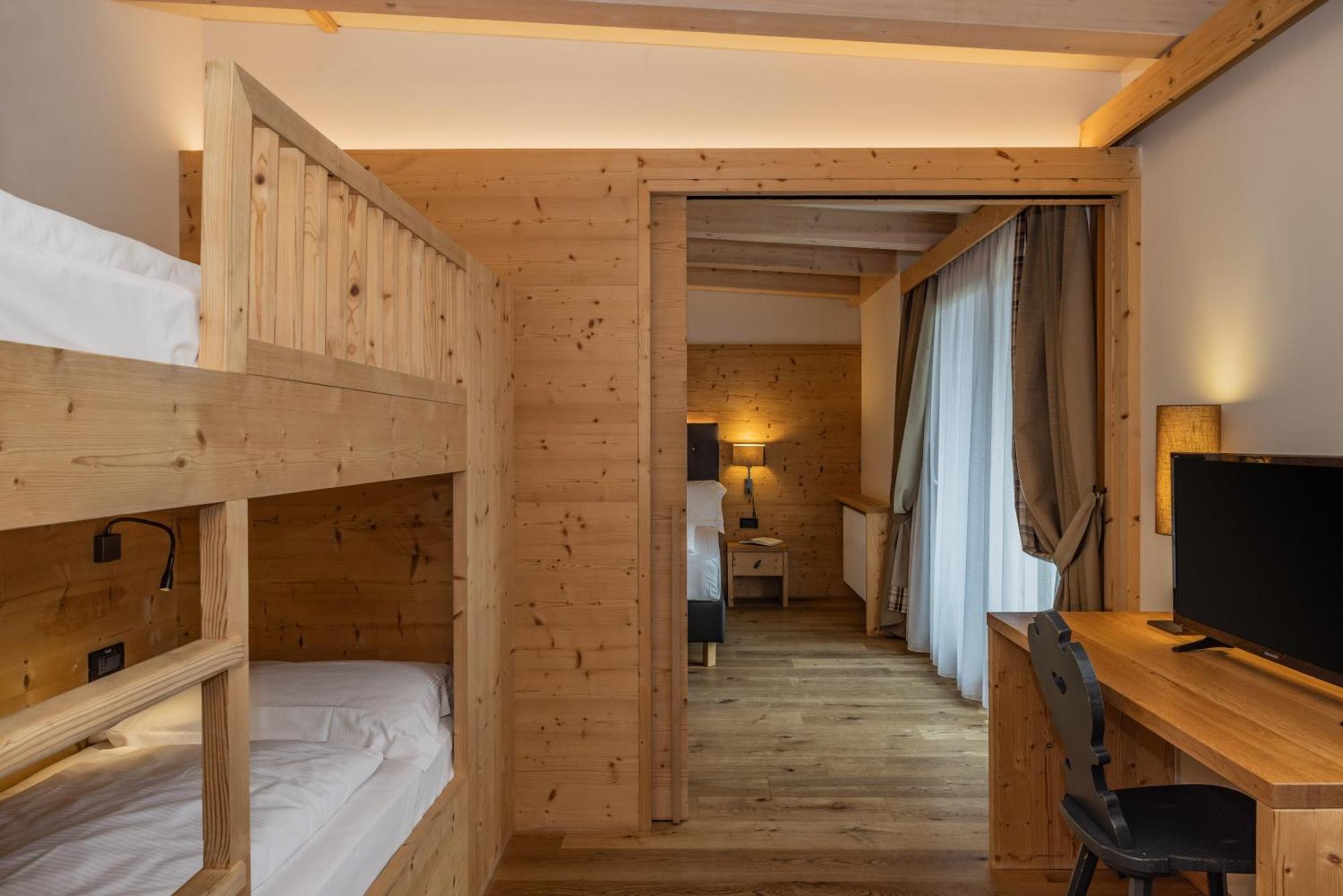 Ravelli Luxury Hotel