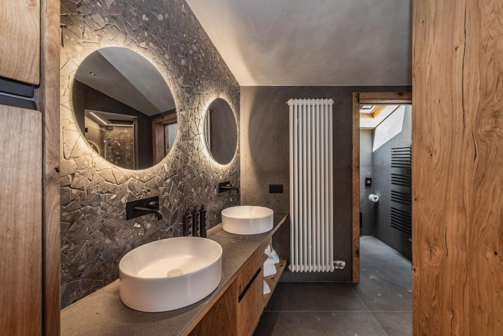Ravelli Luxury Hotel