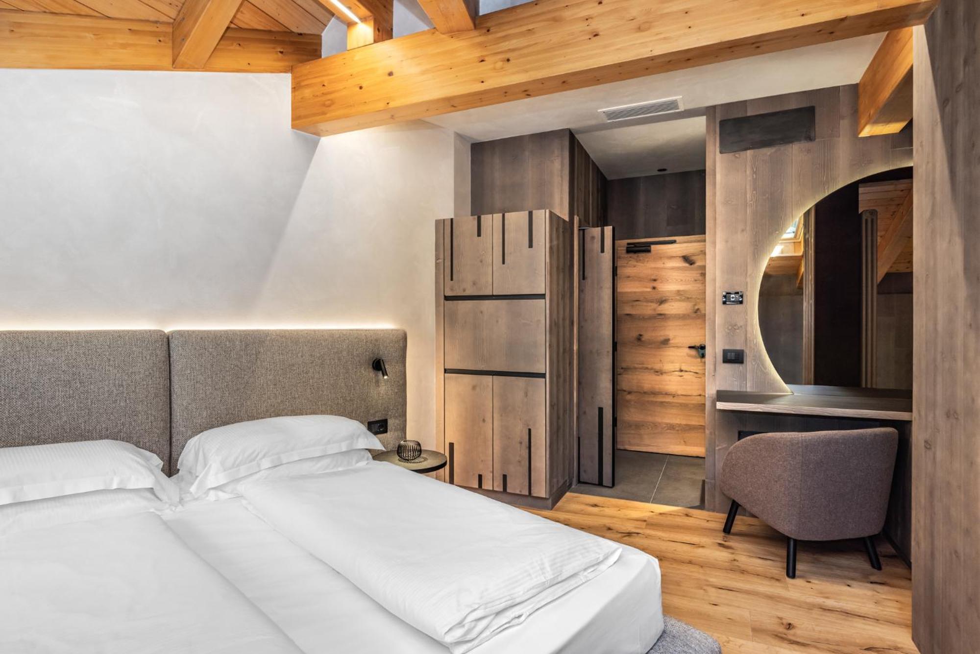 Ravelli Luxury Hotel 4*